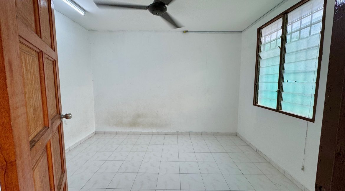 Ejen Hartanah Melaka Teres 1 Taman Melawis Bukit Beruang Melaka Tengah_Ejen Rumah Melaka Hairil Wahiri_12