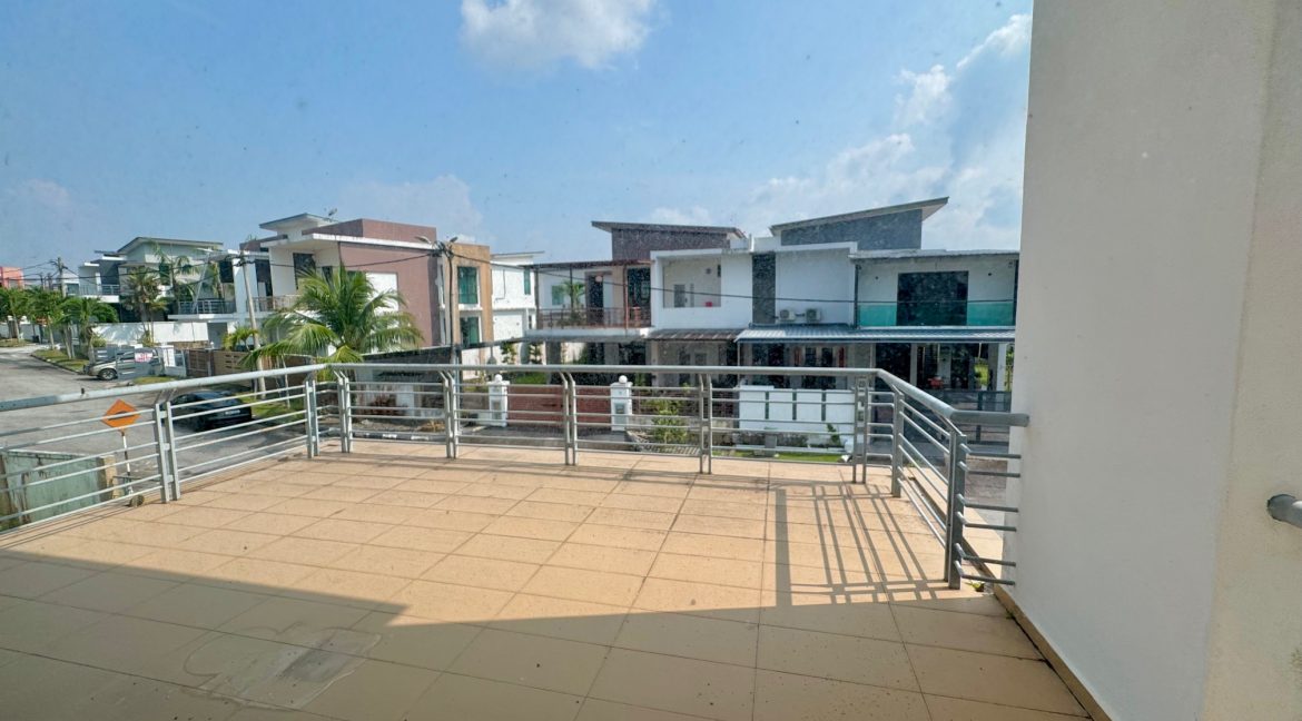 Ejen Hartanah Melaka Semi-D 2 Tingkat Vista Kirana Ayer Keroh_Ejen Rumah Ayer Keroh Melaka Hairil Wahiri_14