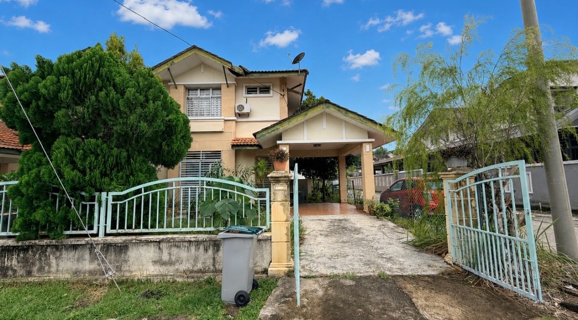 Rumah Untuk Dijual Semi-D Kluster 2 Tingkat Taman Tasik Utama Ayer Keroh Melaka